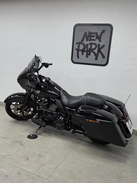 HARLEY-DAVIDSON STREET GLIDE SPECIAL - Imagem 12