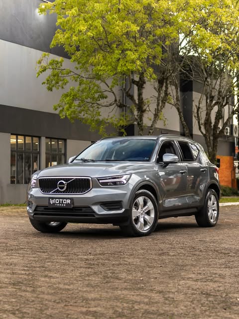 VOLVO XC40 T4 - Imagem 1