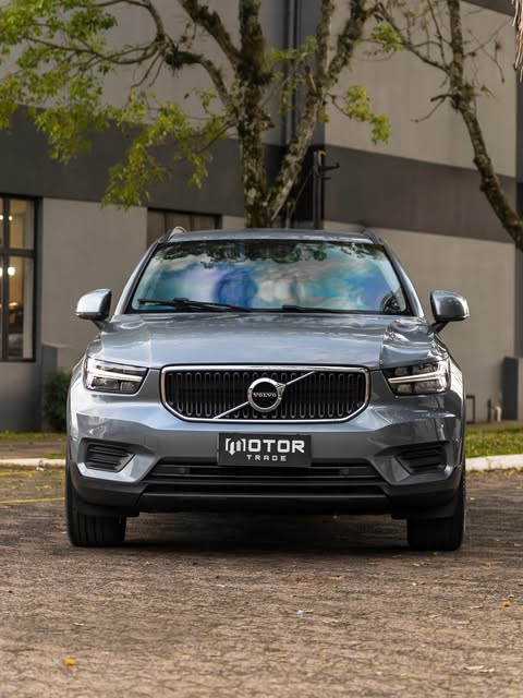 VOLVO XC40 T4 - Imagem 2