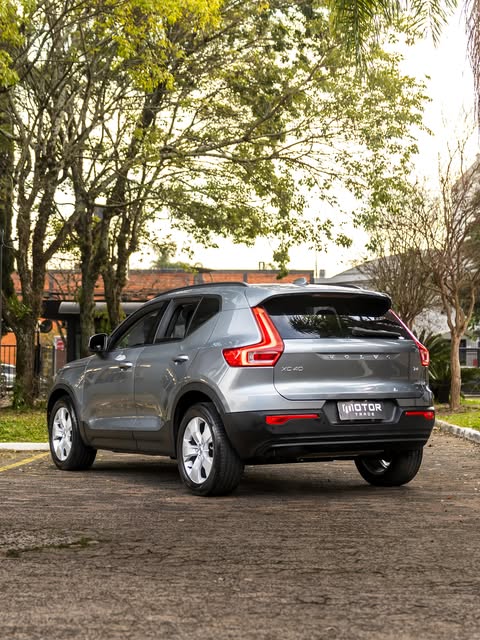 VOLVO XC40 T4 - Imagem 9