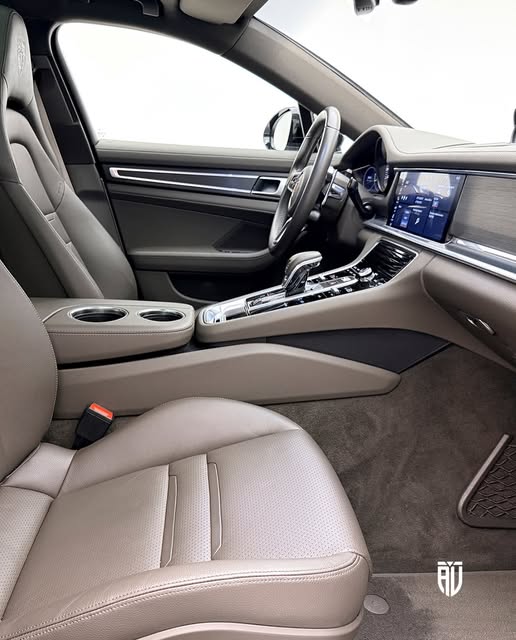 PORSCHE PANAMERA 4 E-HYBRID SPORT TURISMO - Imagem 13