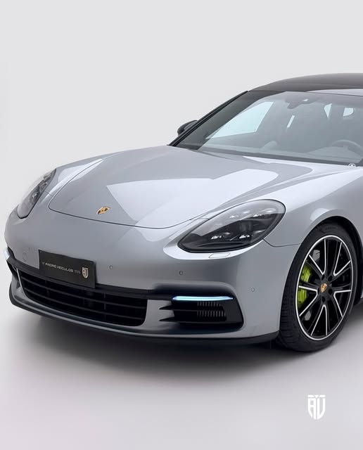 PORSCHE PANAMERA 4 E-HYBRID SPORT TURISMO - Imagem 3