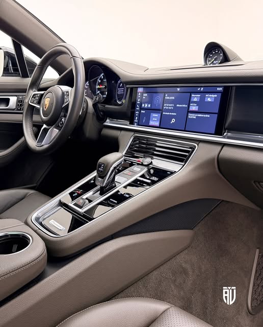 PORSCHE PANAMERA 4 E-HYBRID SPORT TURISMO - Imagem 7
