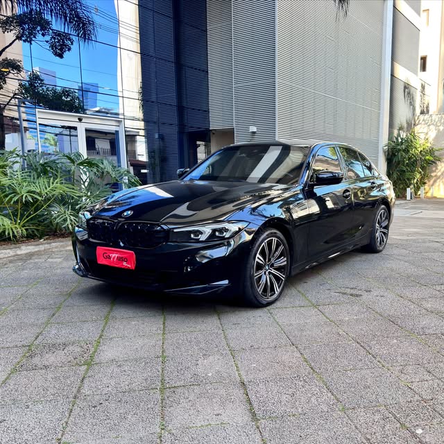 BMW 320I GP - Imagem 1