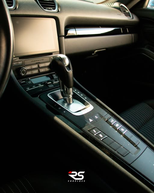 PORSCHE 718 CAYMAN T - Imagem 9