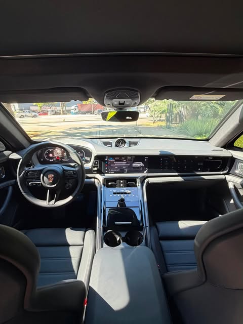 PORSCHE PANAMERA 4S E-HYBRID - Imagem 5