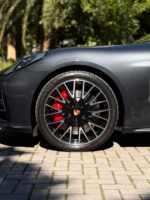 PORSCHE PANAMERA 4S E-HYBRID - Imagem 9