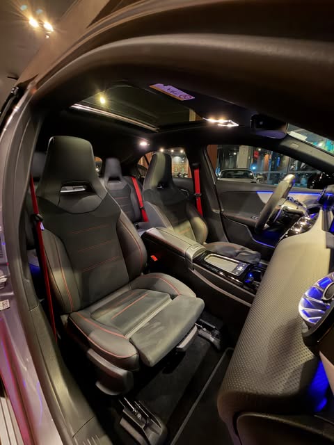 MERCEDES-BENZ A45 AMG - Imagem 8
