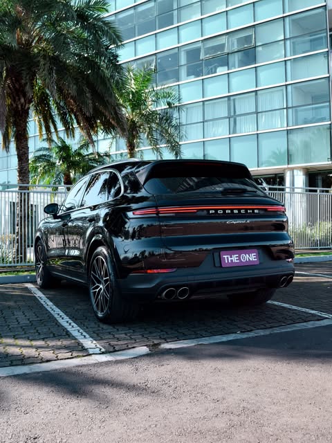 PORSCHE CAYENNE S 3.0 V6 E-HYBRID - Imagem 9