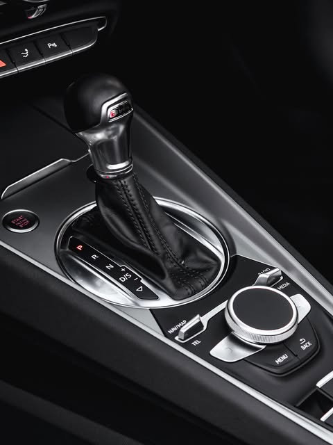 AUDI TT ROADSTER - Imagem 11