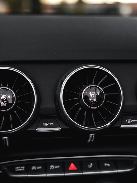 AUDI TT ROADSTER - Imagem 12