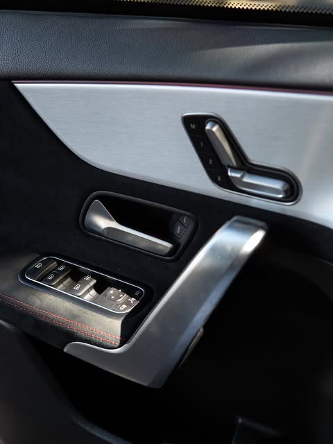 MERCEDES-BENZ A45 AMG S - Imagem 17