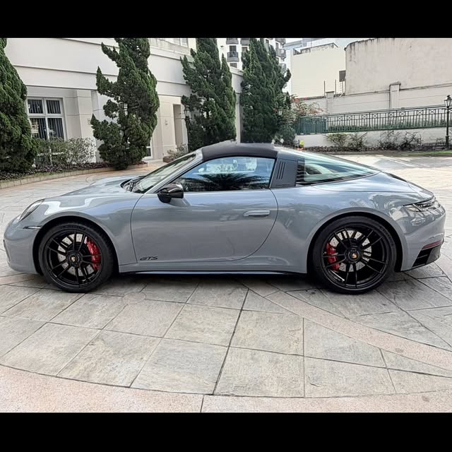 PORSCHE 911 TARGA 4 GTS - Imagem 11