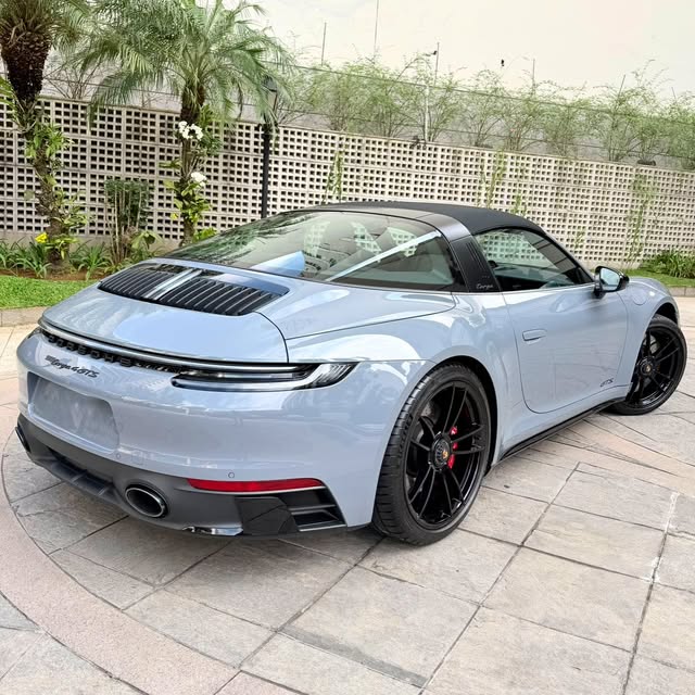PORSCHE 911 TARGA 4 GTS - Imagem 3