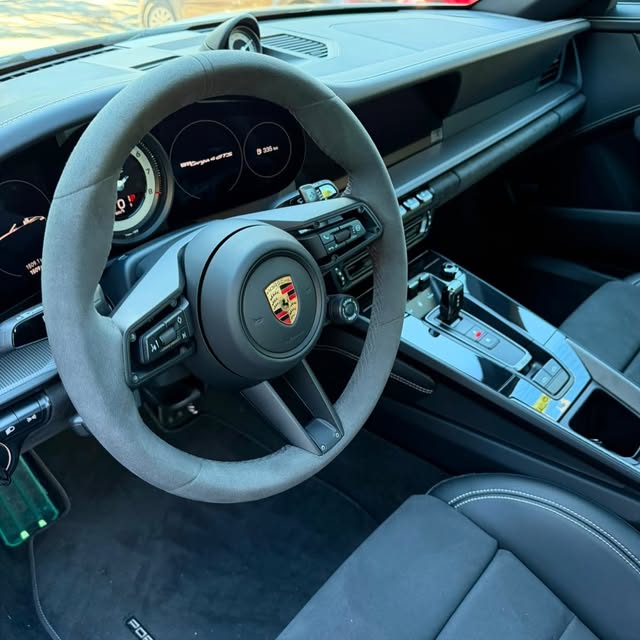 PORSCHE 911 TARGA 4 GTS - Imagem 10
