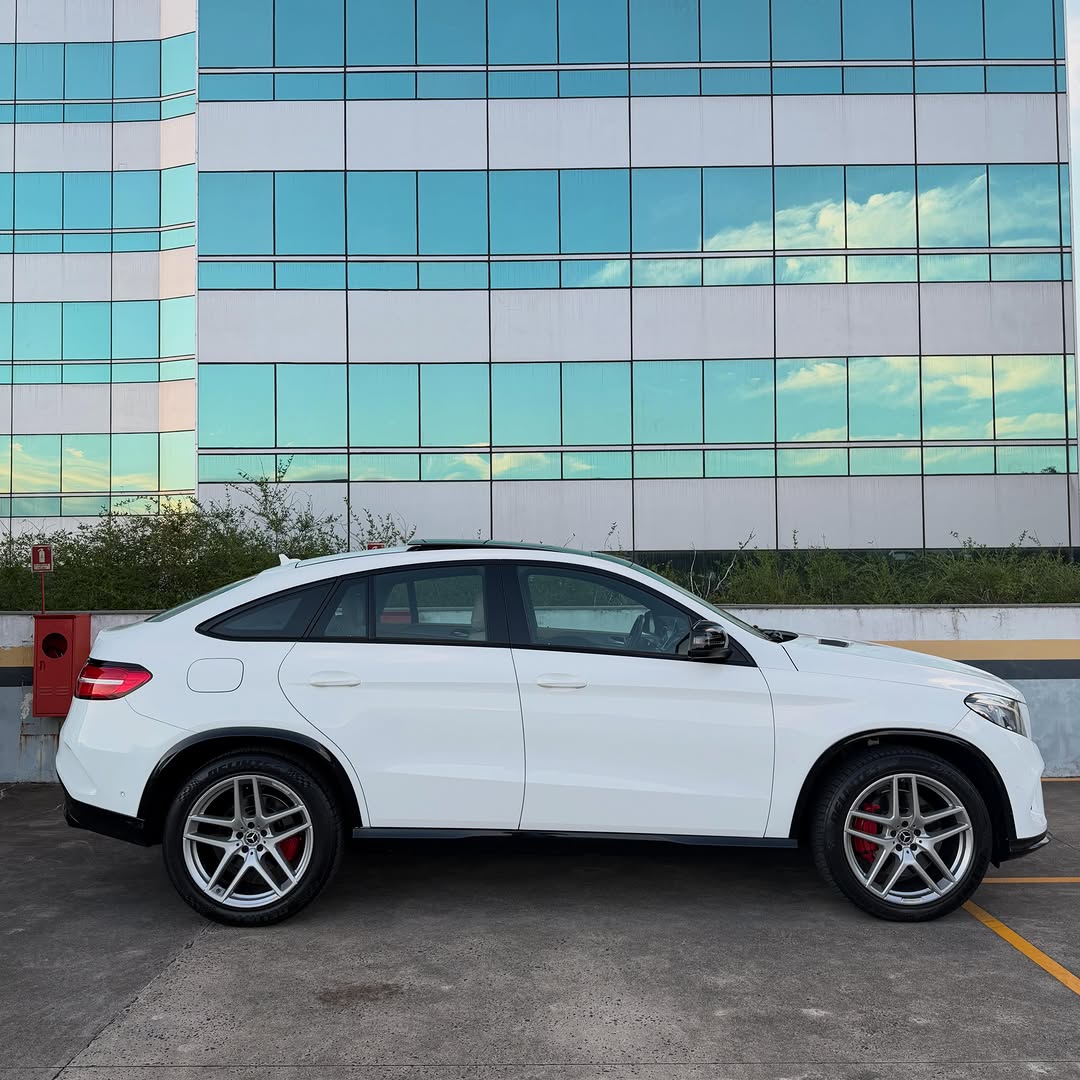 MERCEDES-BENZ GLE-400 - Imagem 4