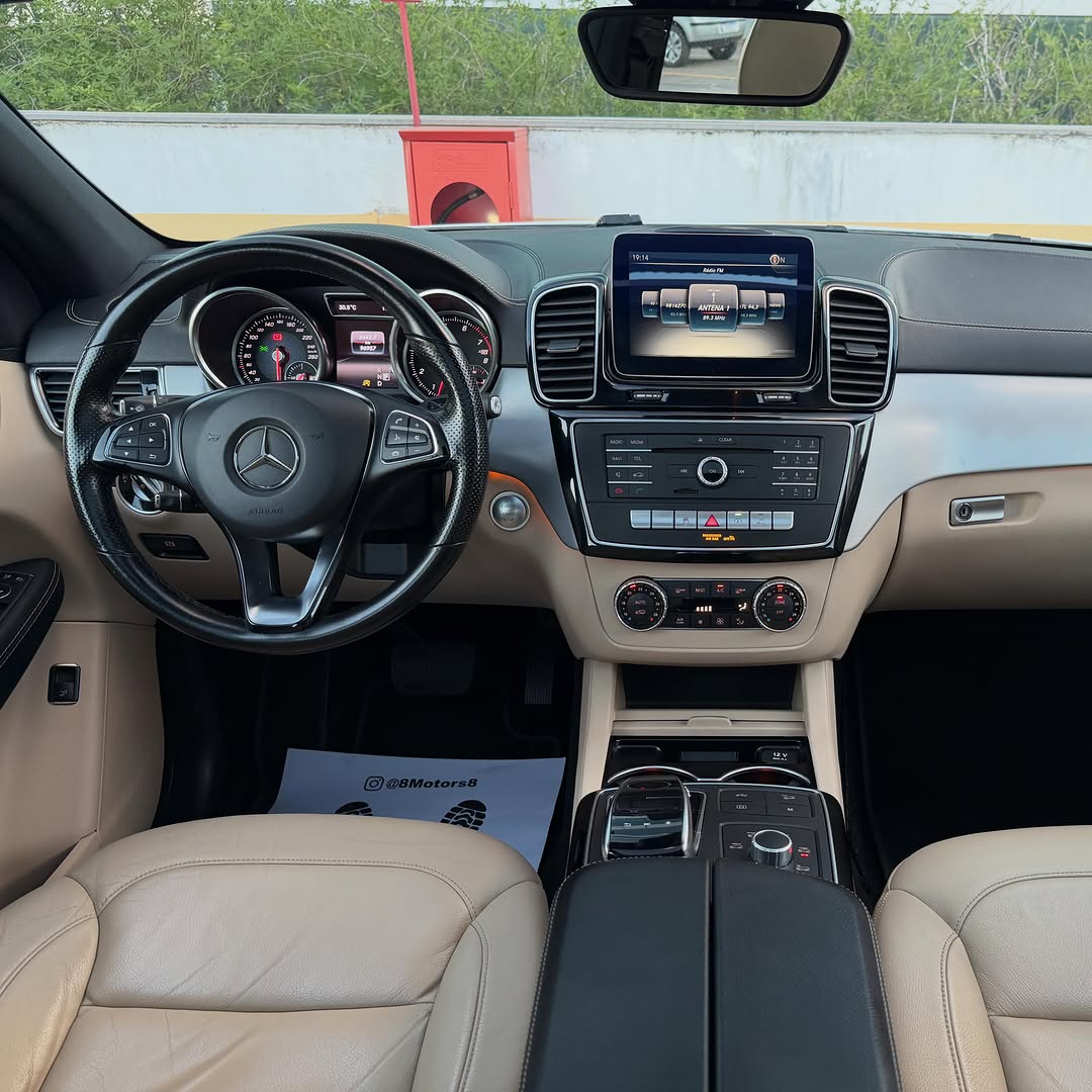 MERCEDES-BENZ GLE-400 - Imagem 9