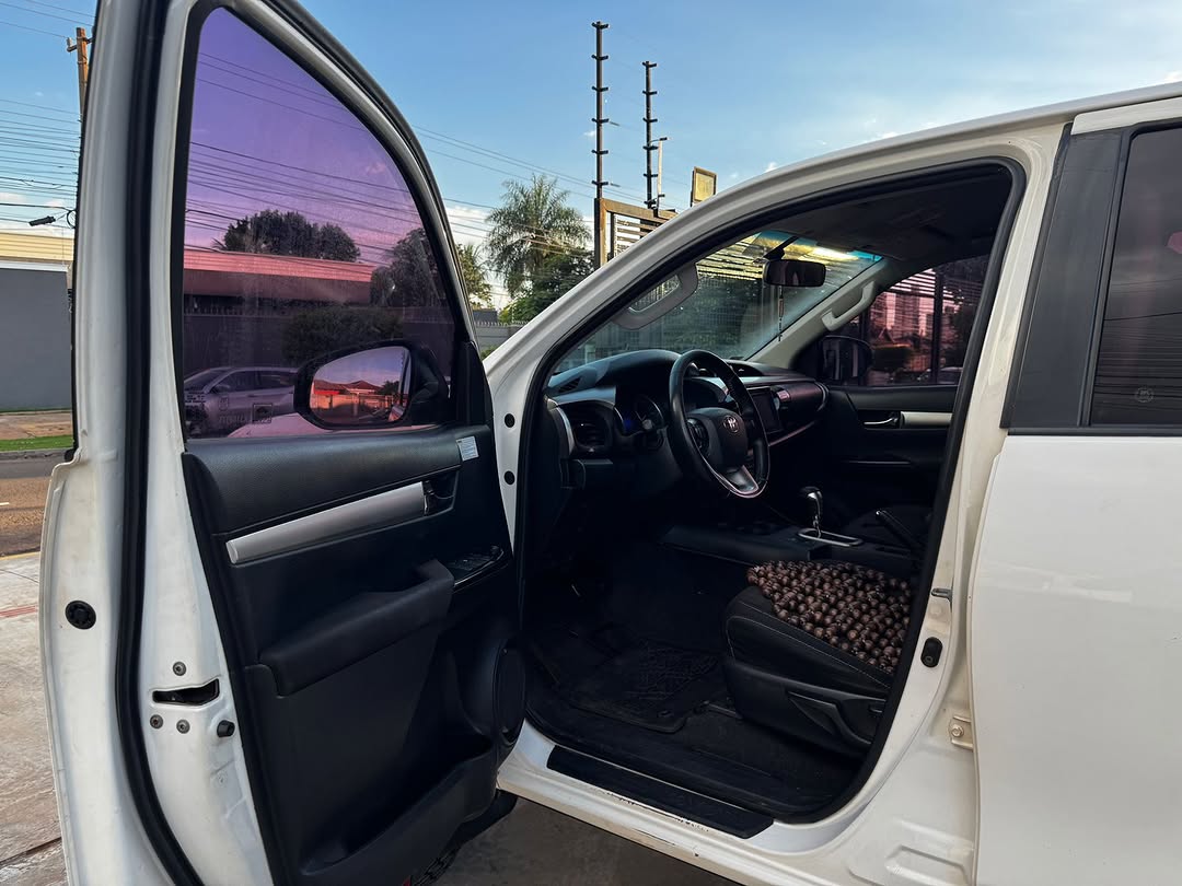 TOYOTA HILUX SR 2.8 TURBO DIESEL 4X4 AUTOMÁTICO - Imagem 7