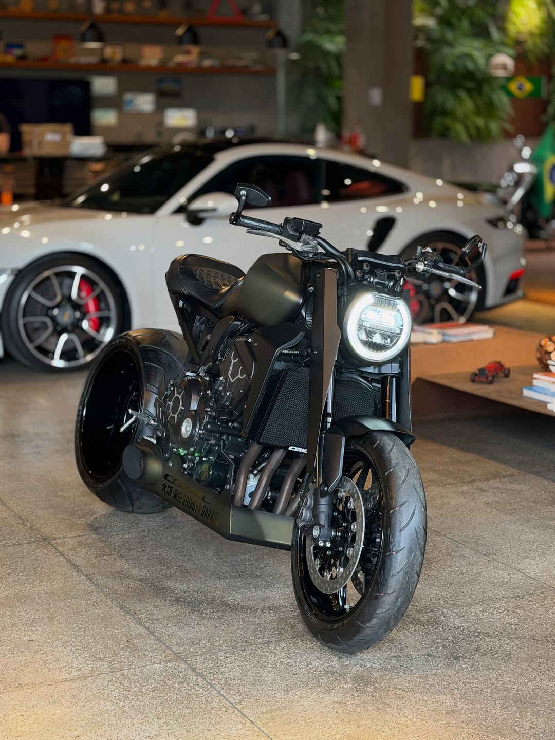 HONDA CB1000 R - Imagem 11