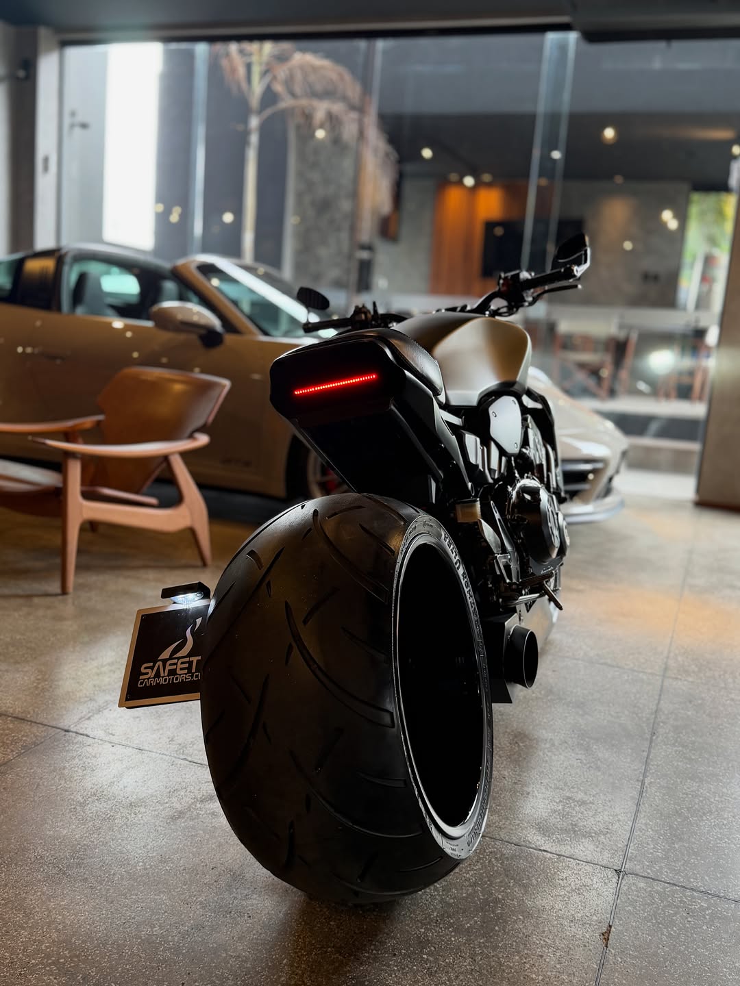 HONDA CB1000 R - Imagem 15