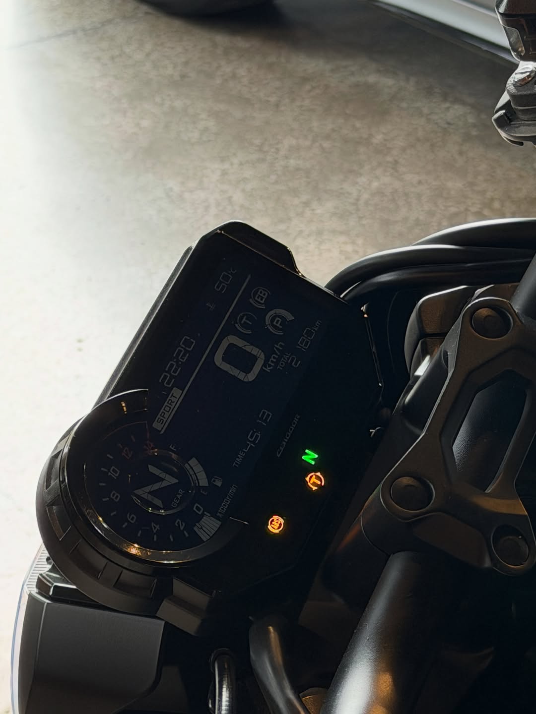 HONDA CB1000 R - Imagem 17