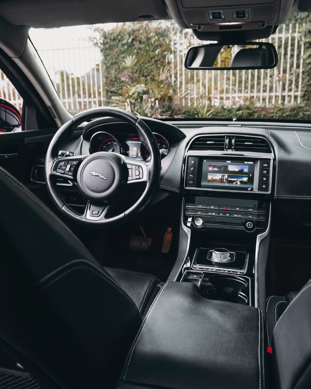 JAGUAR XE R-SPORT - Imagem 3
