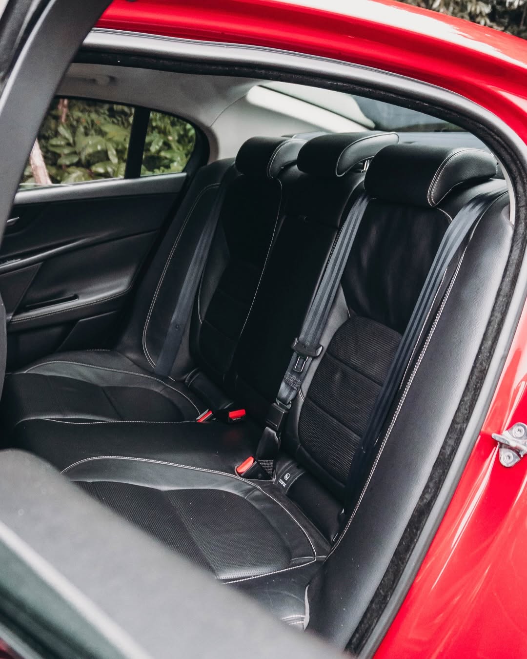 JAGUAR XE R-SPORT - Imagem 8