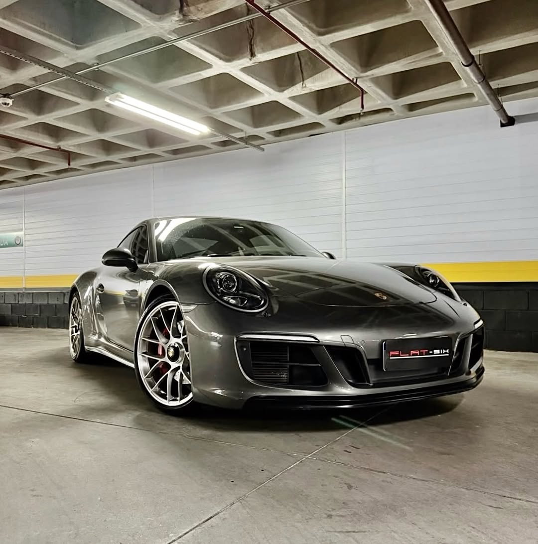 PORSCHE 911 GTS - Imagem 1