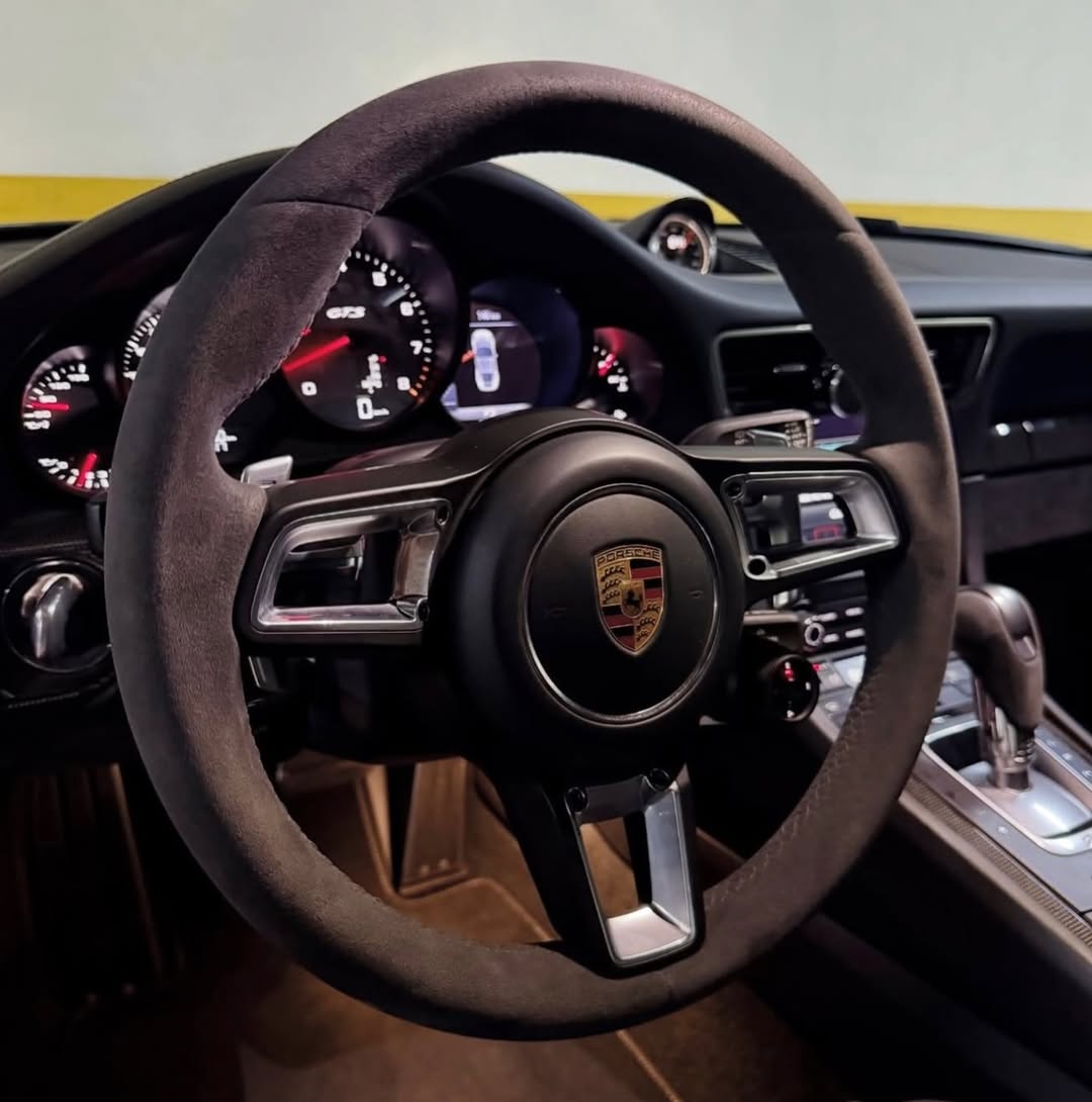 PORSCHE 911 GTS - Imagem 13