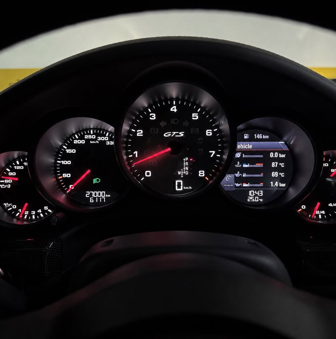 PORSCHE 911 GTS - Imagem 15