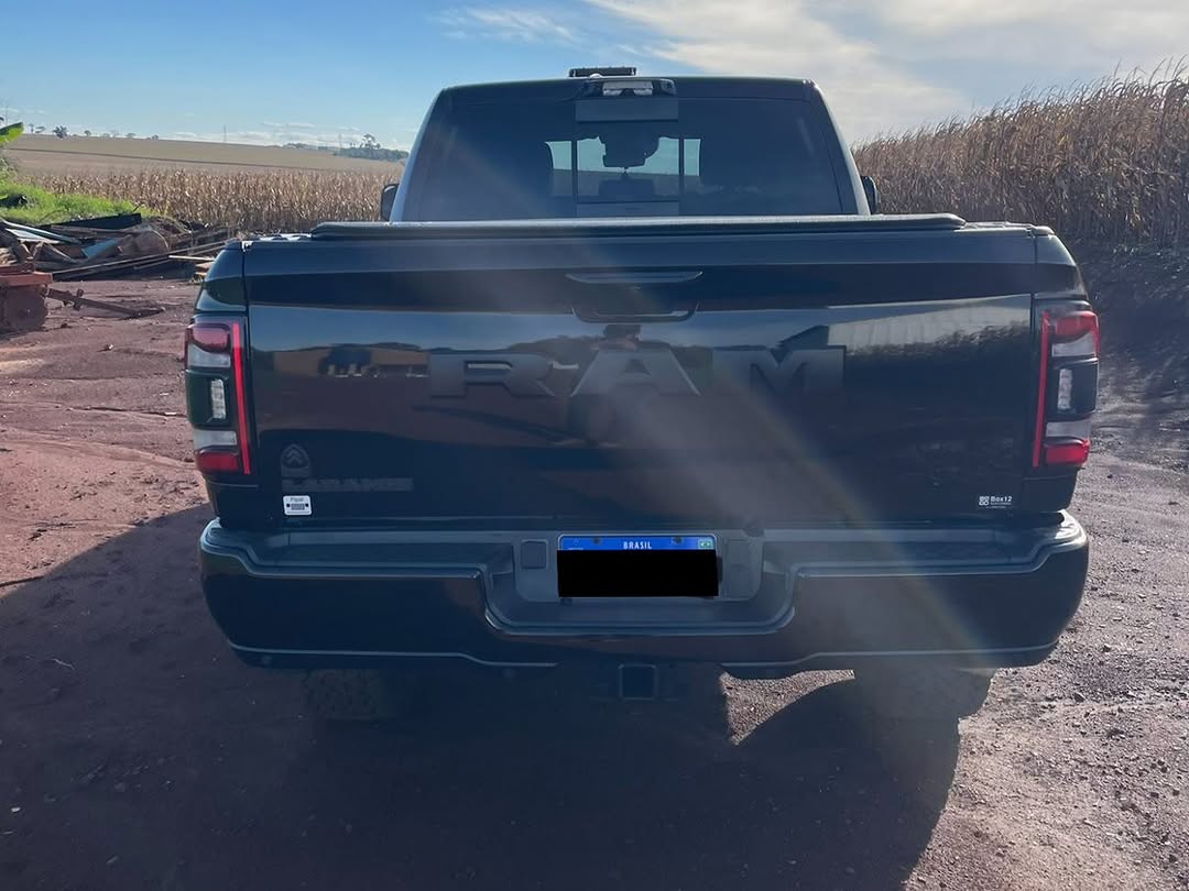 RAM 3500 LARAMIE NIGHT EDITION - Imagem 9