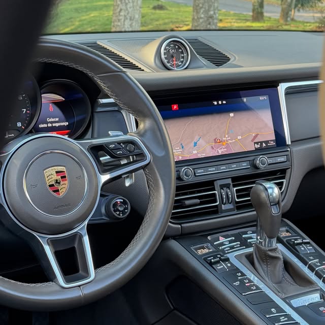PORSCHE MACAN 2.0 TURBO - Imagem 8