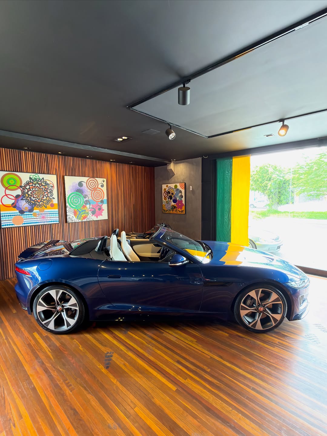 JAGUAR F-TYPE P300 R-DYNAMIC CABRIO - Imagem 15