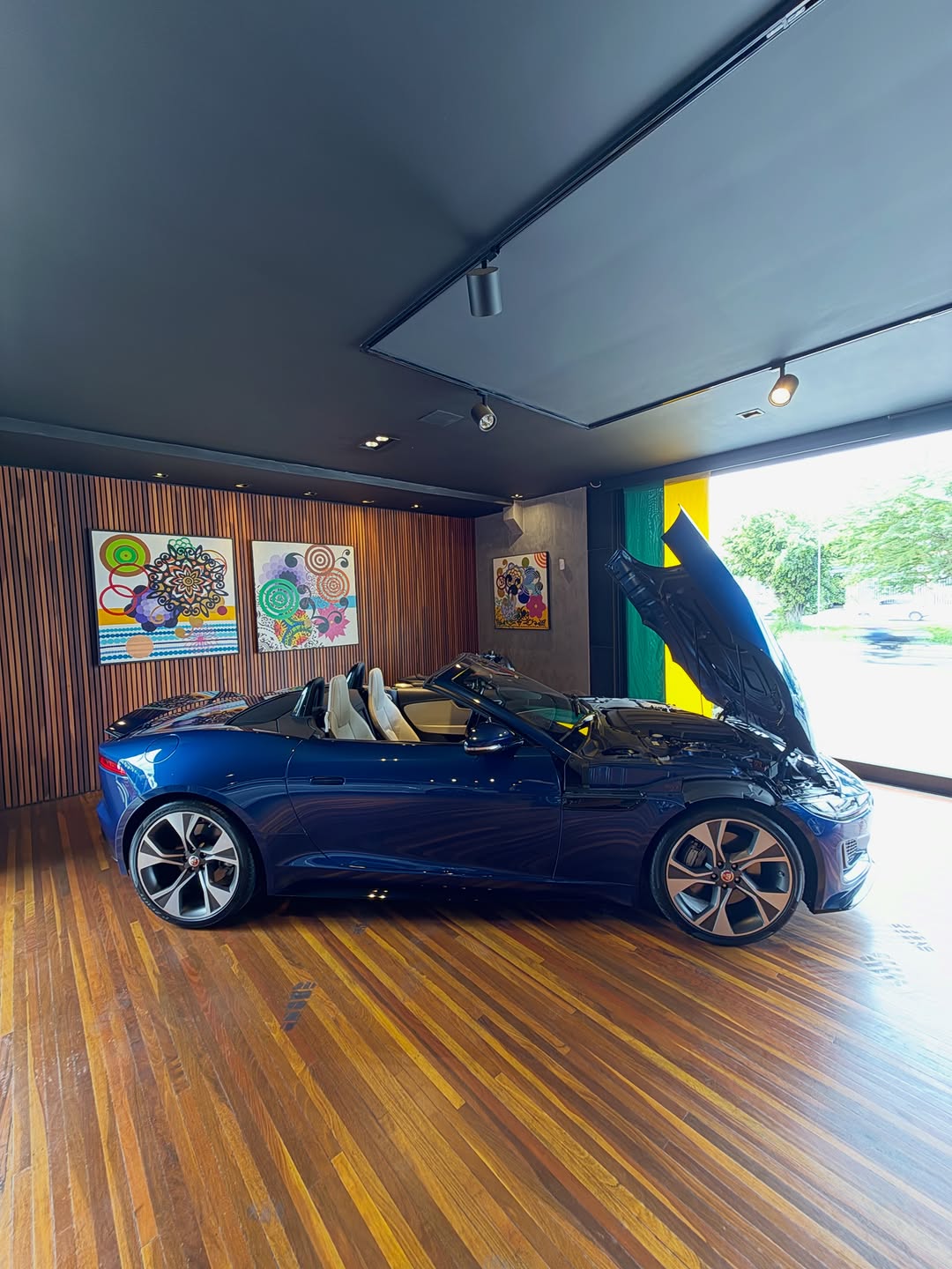 JAGUAR F-TYPE P300 R-DYNAMIC CABRIO - Imagem 18
