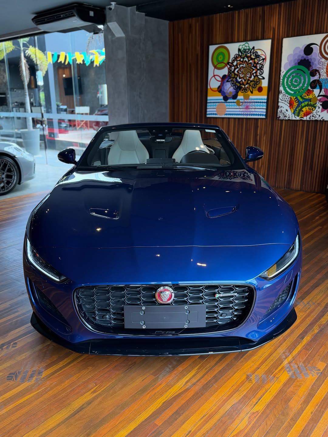 JAGUAR F-TYPE P300 R-DYNAMIC CABRIO - Imagem 4