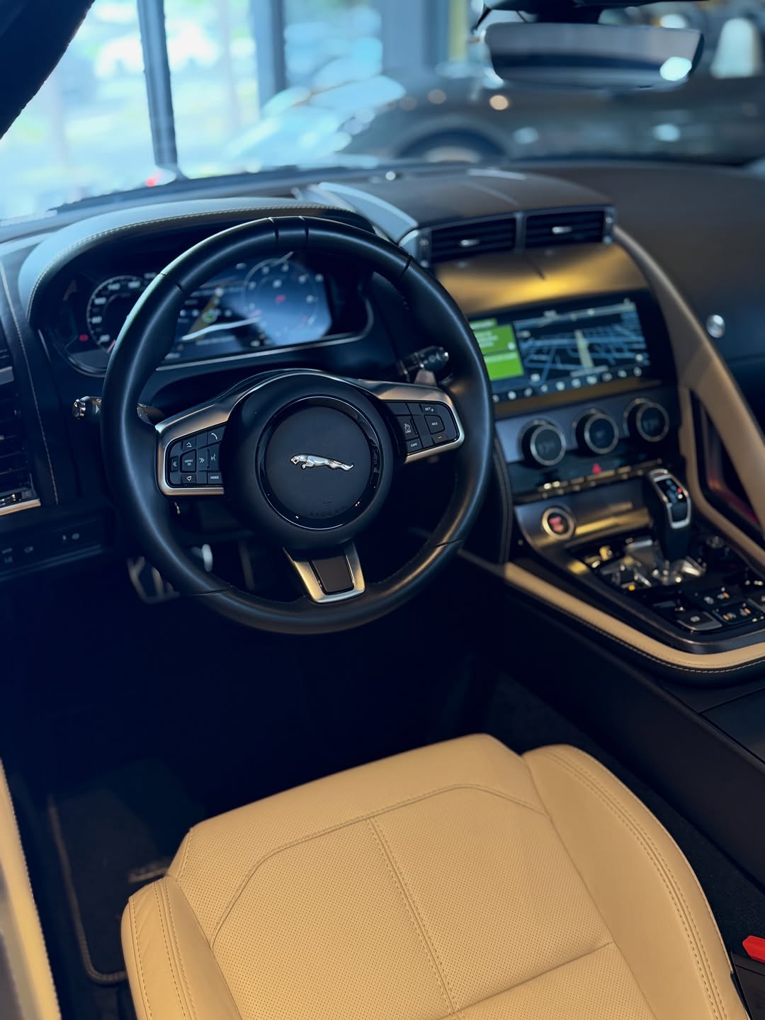 JAGUAR F-TYPE P300 R-DYNAMIC CABRIO - Imagem 8