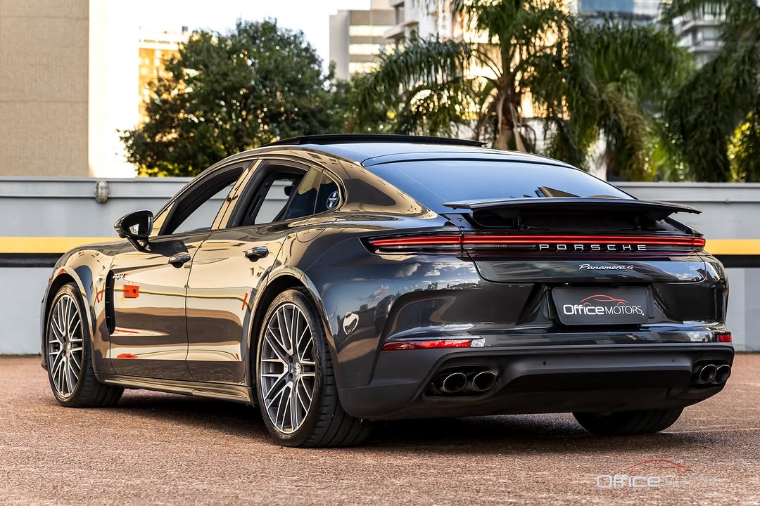 PORSCHE PANAMERA 4 E-HYBRID - Imagem 4