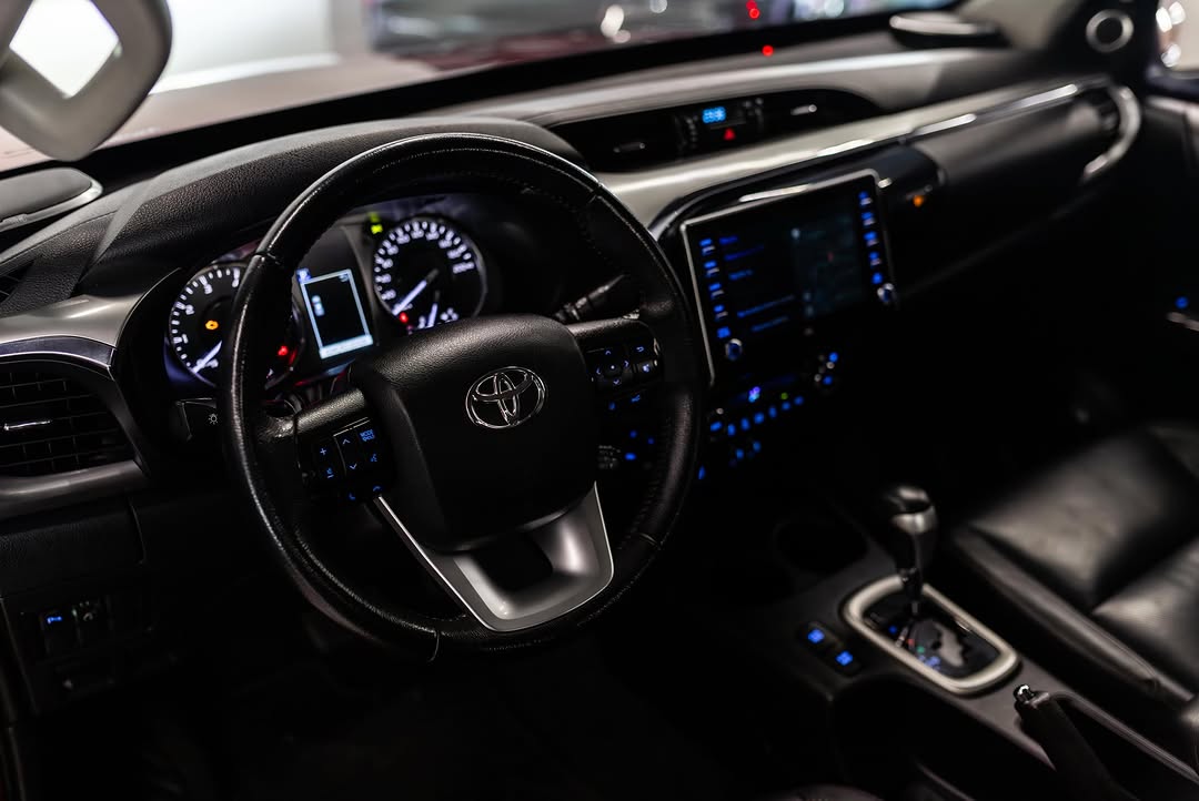 TOYOTA HILUX SRX - Imagem 4