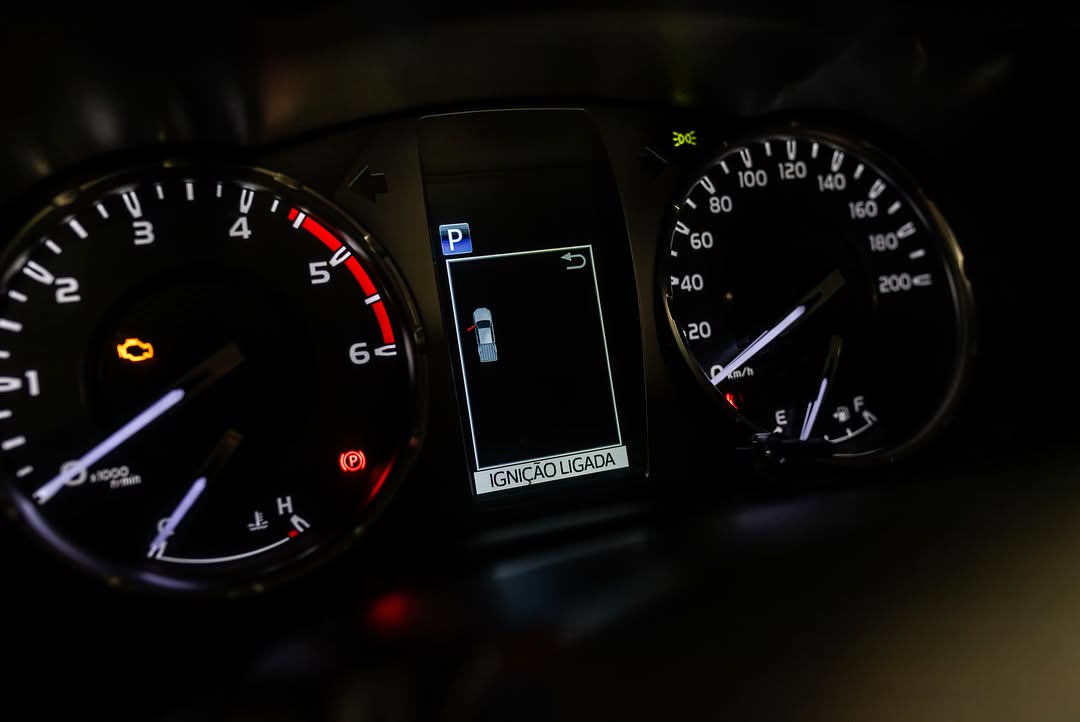 TOYOTA HILUX SRX - Imagem 5