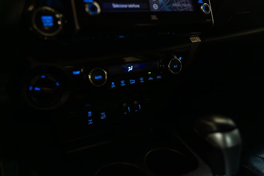 TOYOTA HILUX SRX - Imagem 6