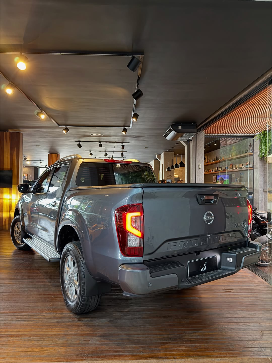 NISSAN FRONTIER XE 2.3 BI-TURBO - Imagem 11