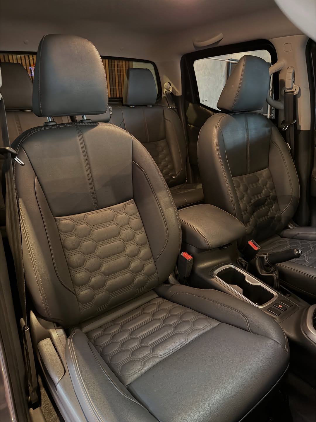 NISSAN FRONTIER XE 2.3 BI-TURBO - Imagem 9
