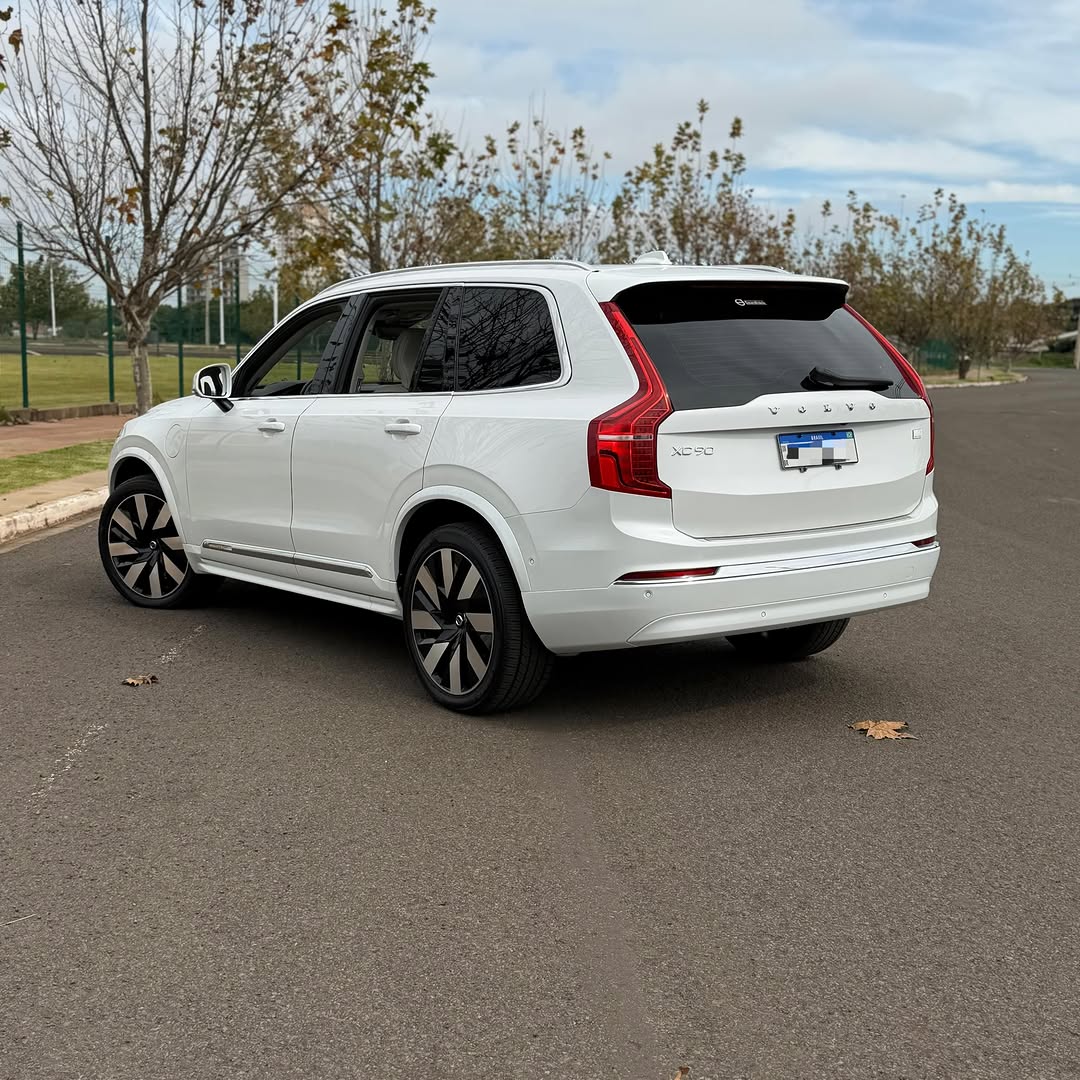 VOLVO XC 90 T8 ULTIMATE - Imagem 2