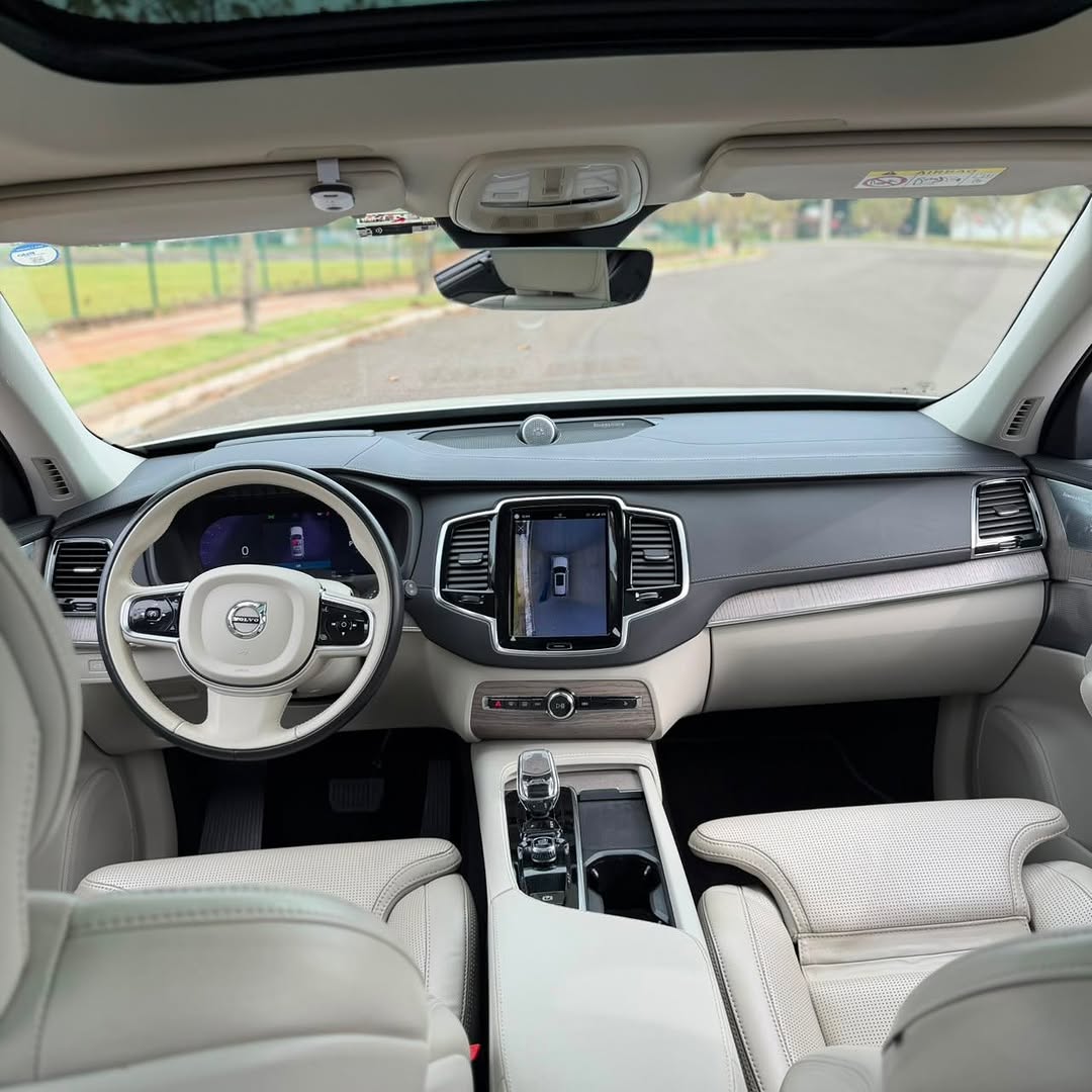 VOLVO XC 90 T8 ULTIMATE - Imagem 8