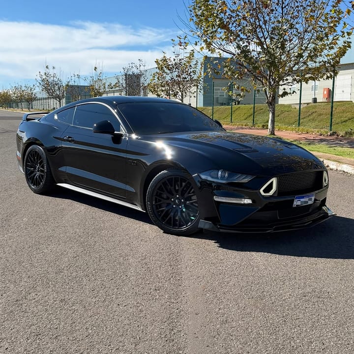 FORD MUSTANG GT
