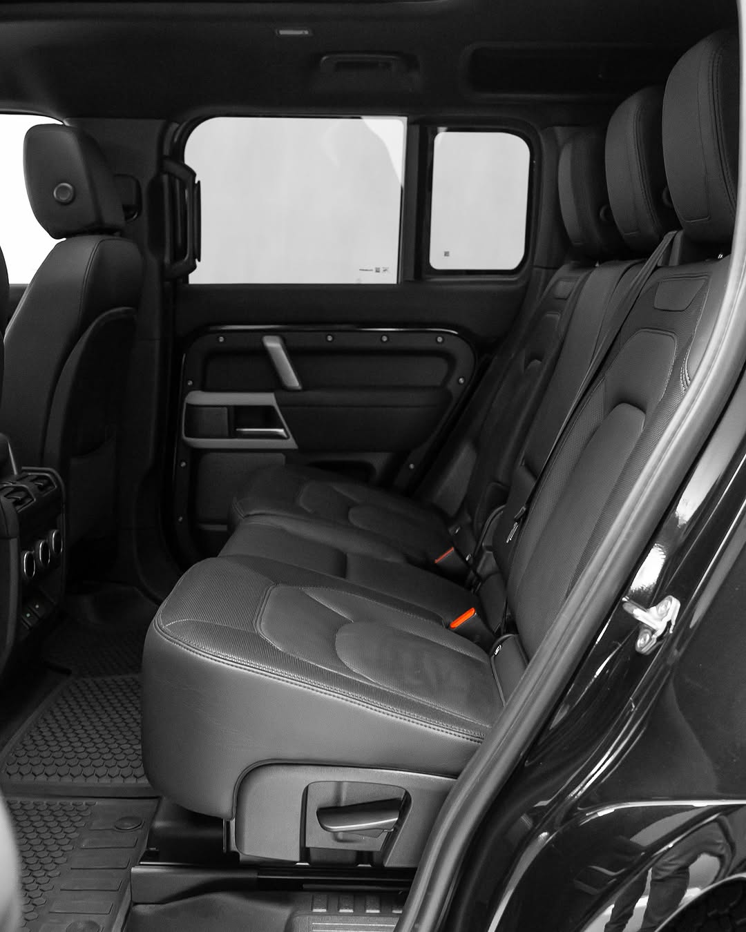 LAND ROVER DEFENDER SE X-DYNAMIC - Imagem 5