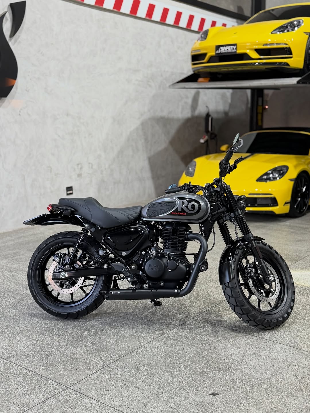 ROYAL ENFIELD HUNTER 350 - Imagem 9