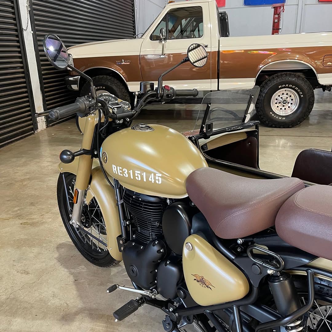 ROYAL ENFIELD CLASSIC 350 - Imagem 9