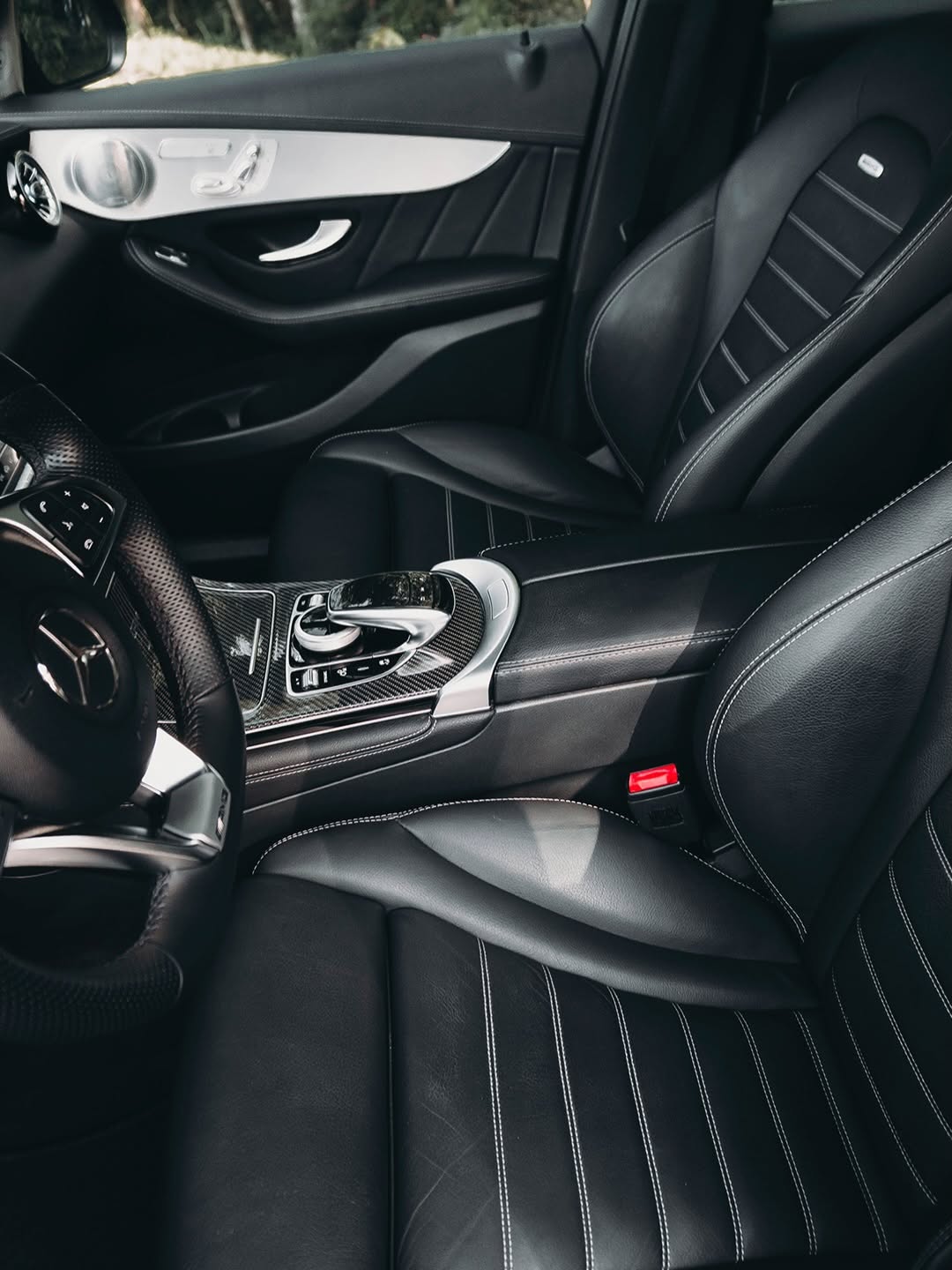MERCEDES-BENZ GLC43 AMG COUPE - Imagem 9