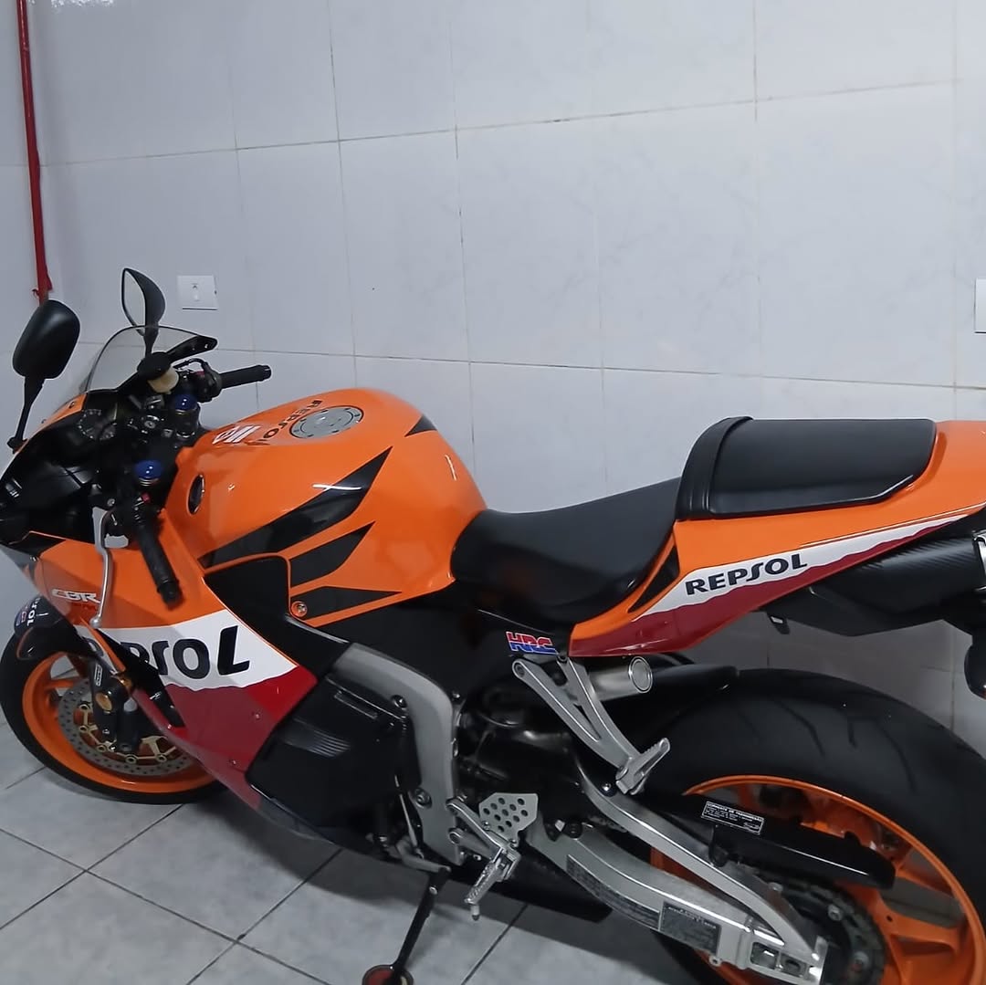 HONDA CBR 600 RR - Imagem 1